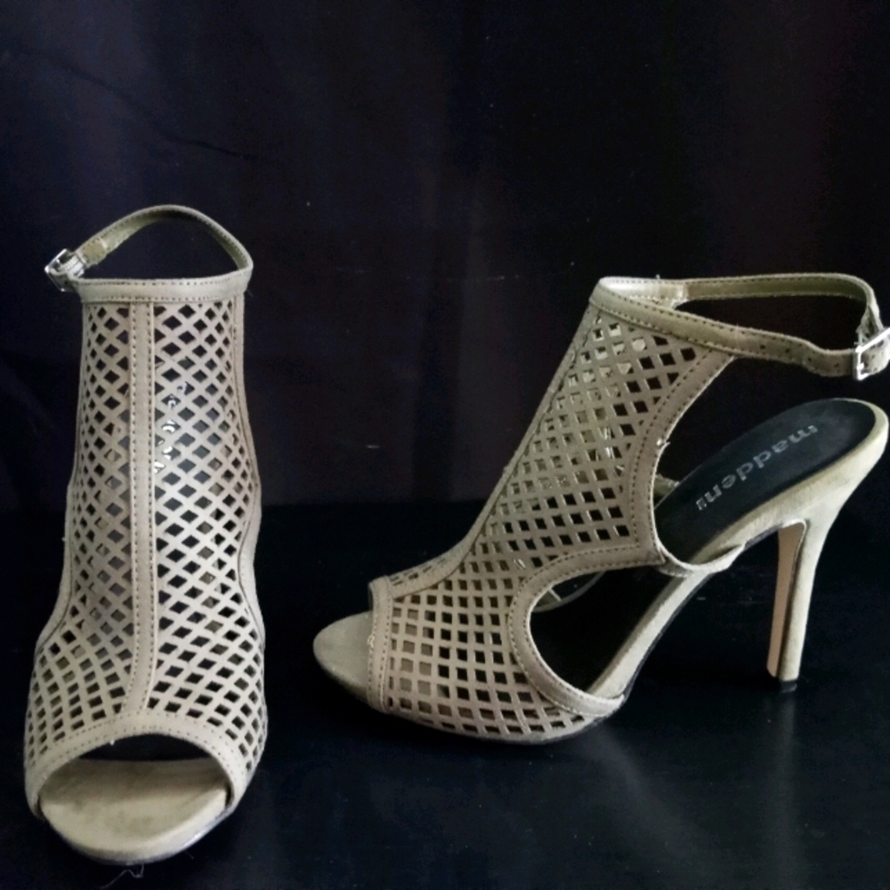 Ankle Bootie heel